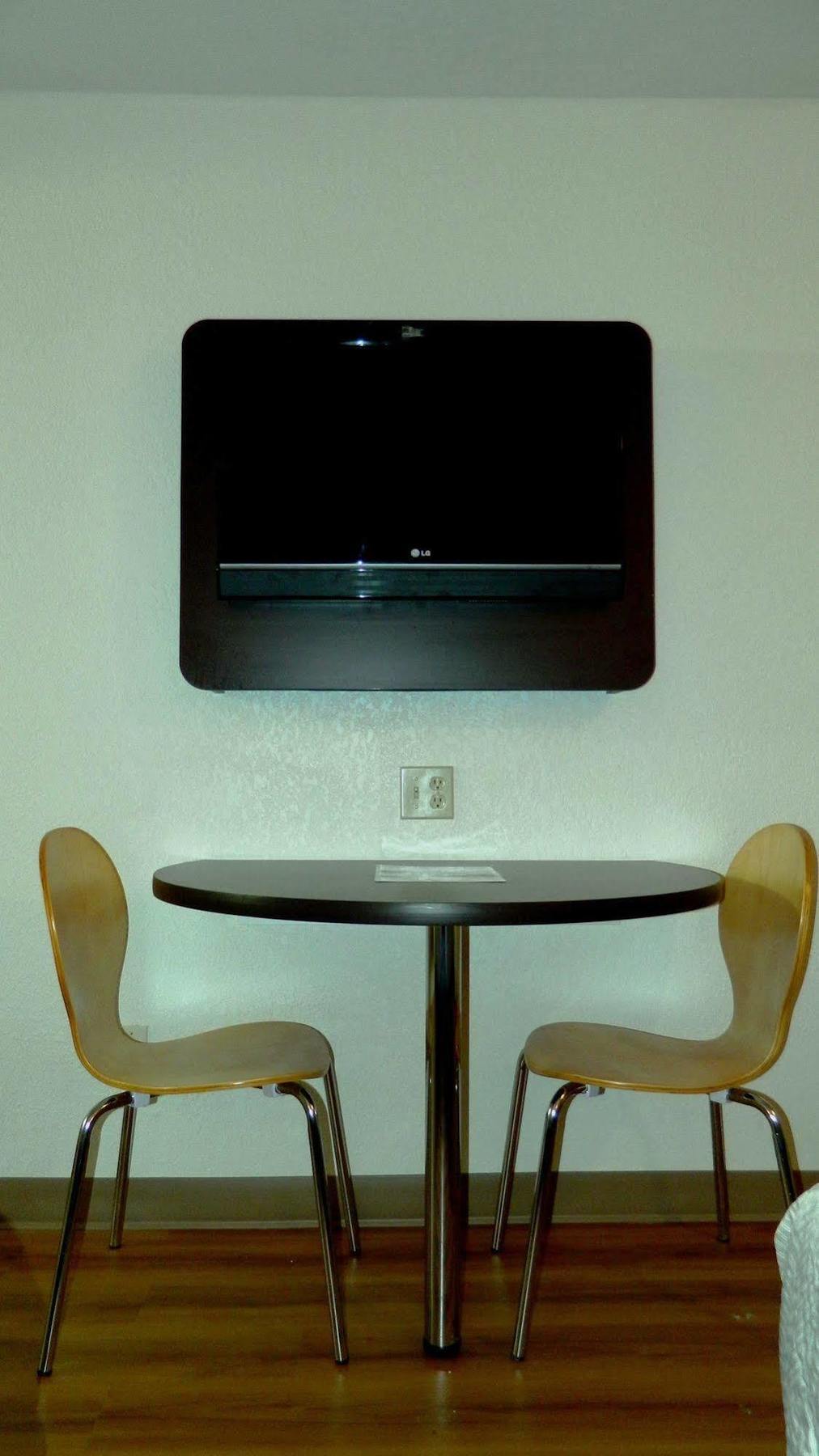 Hotel 6-oklahoma City, Ok - Airport East