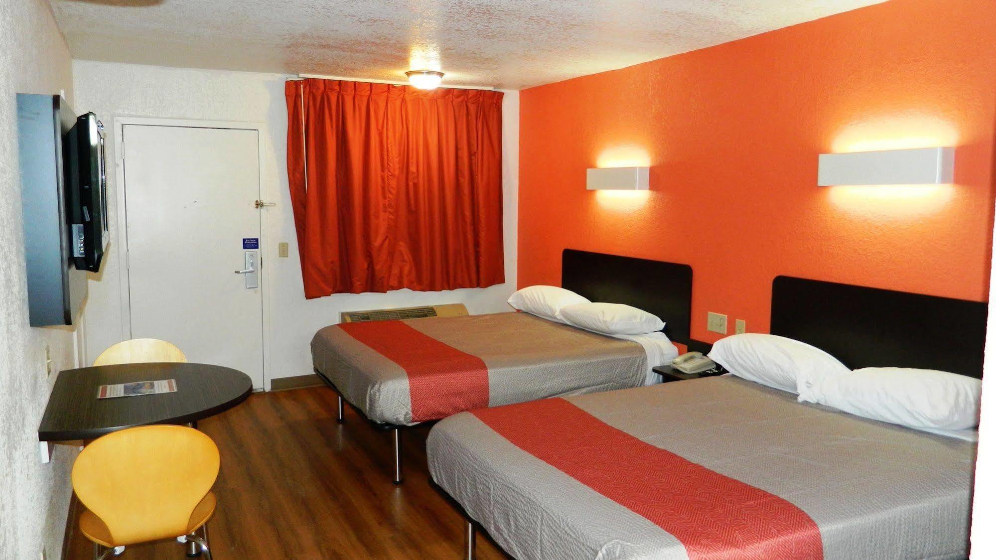 Hotel 6-oklahoma City, Ok - Airport East Oklahoma City