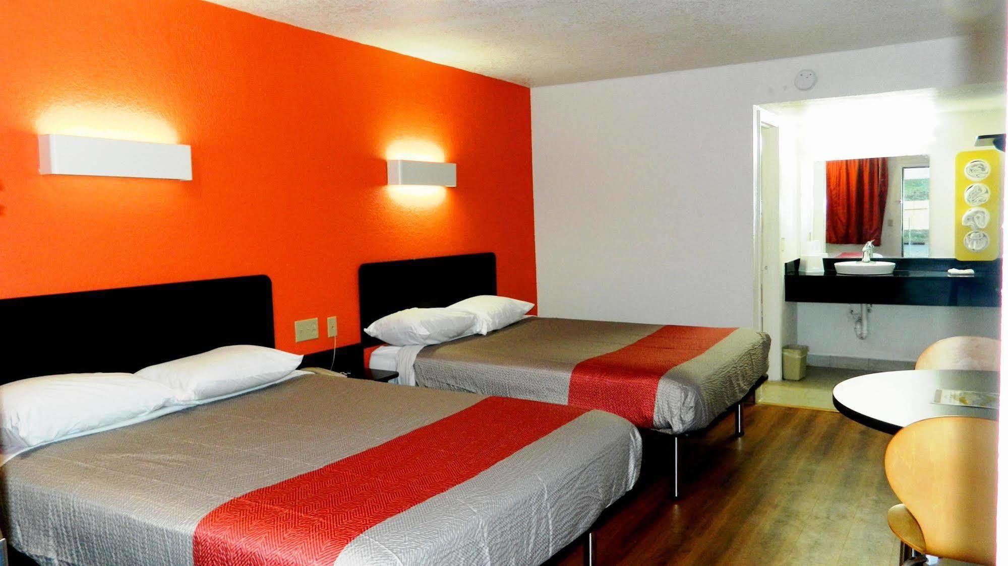 6-oklahoma City, Ok - Airport East Hotel 2*