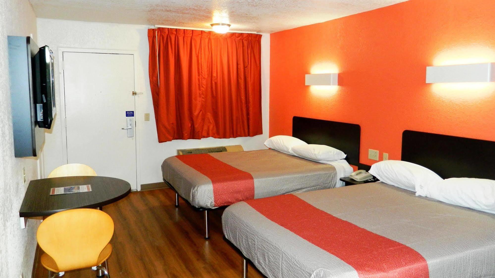 Hotel 6-oklahoma City, Ok - Airport East Oklahoma City